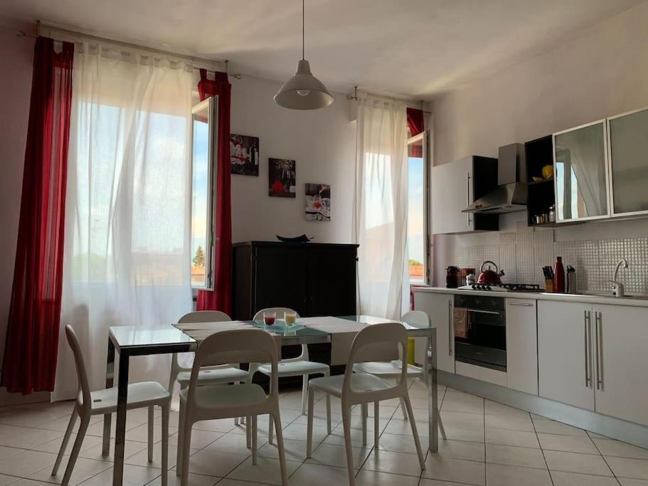 Appartamento Incantevole A Парма Екстериор снимка