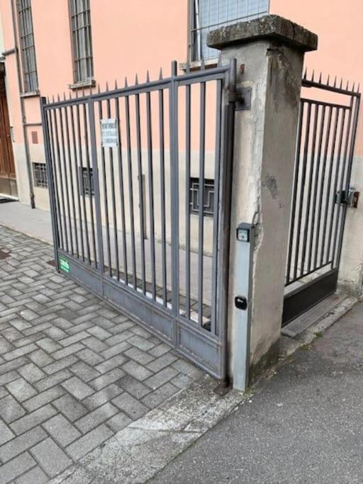 Appartamento Incantevole A Парма Екстериор снимка